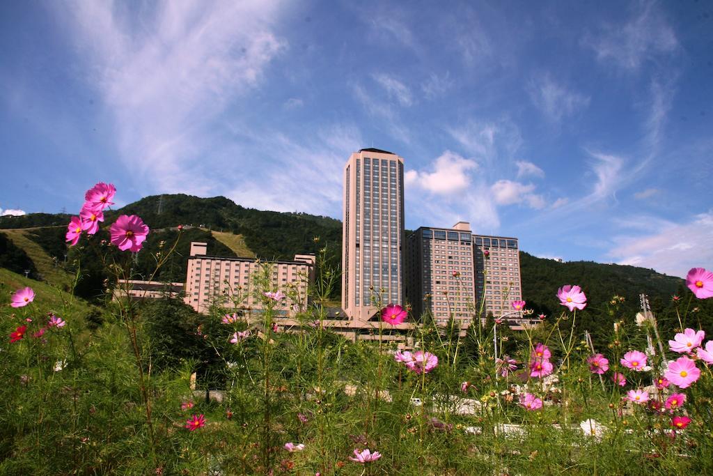 Naspa New Otani Yuzawa  Bagian luar foto